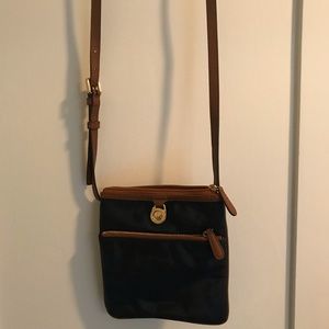 Great Crossbody bag.